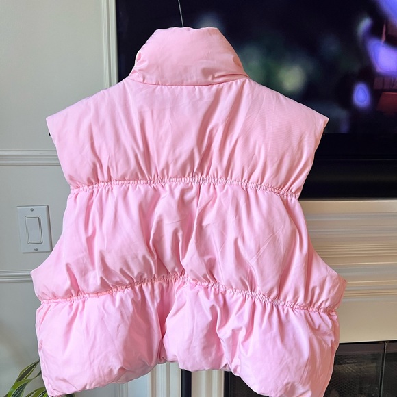 Divided Cropped Light Pink Puffer Vest - Picture 2 of 6